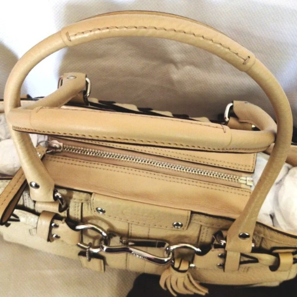 Coach Hamptons Pebbled Leather Medium Carryall Satchel in Sand/Silver, EUC - Picture 5 of 15